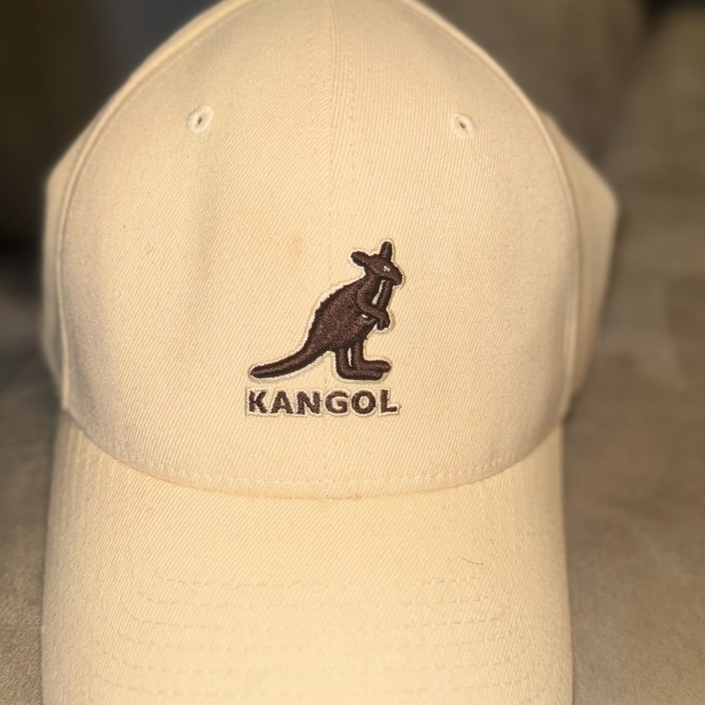 Kangol Blue FlexFit Wool Blend White Cap - Vintage Y2K StretchBack Hat